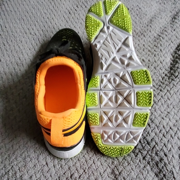 Nike tennis shoes - Picture 4 of 6